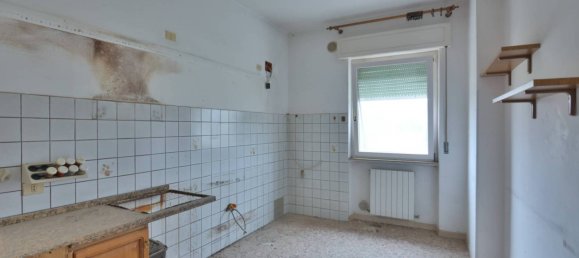 3 bedrooms Apartment in Montecassiano, Italy No. 119054 4