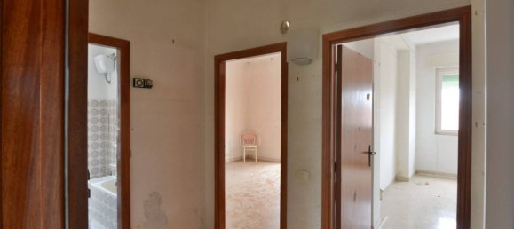 3 bedrooms Apartment in Montecassiano, Italy No. 119054 9