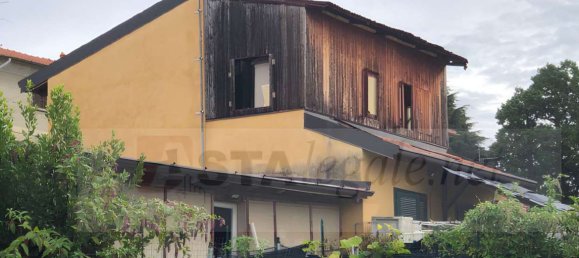 3 rooms Apartment in Fino Mornasco, Italy No. 8380 7