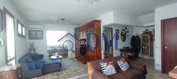 4 bedrooms Villa in Rome, Italy No. 333982 9