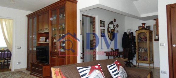4 bedrooms Villa in Rome, Italy No. 333982 10
