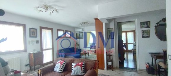 4 bedrooms Villa in Rome, Italy No. 333982 7