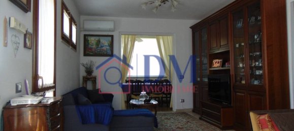 4 bedrooms Villa in Rome, Italy No. 333982 8