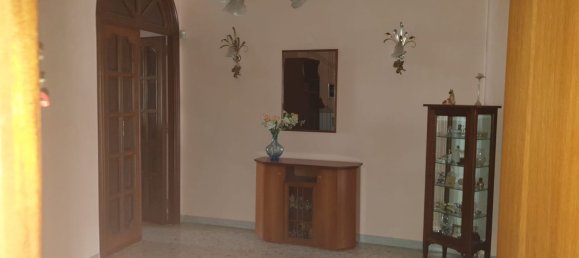 2 rooms Apartment in Bari, Italy No. 77197 4