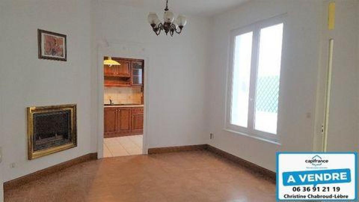 3 bedrooms House in Vichy, France No. 10719