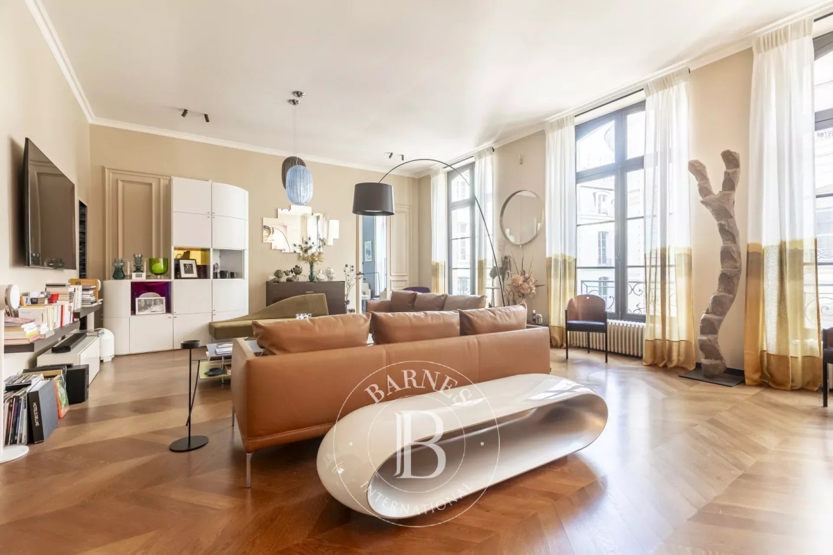 5-salle Appartement à Paris, France No. 164603