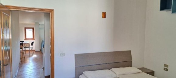 3 rooms Apartment in Florence, Italy No. 103467 32