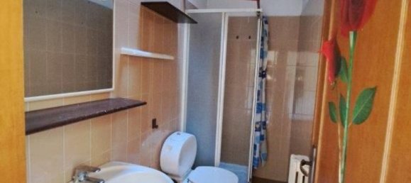 3 rooms Apartment in Florence, Italy No. 103467 2