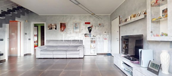 6 rooms Apartment in Borgo San Dalmazzo, Italy No. 12861 3