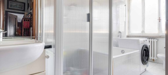 3-salle Appartement à Busto Arsizio, Italy No. 76439 12