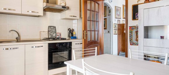 3-salle Appartement à Busto Arsizio, Italy No. 76439 6