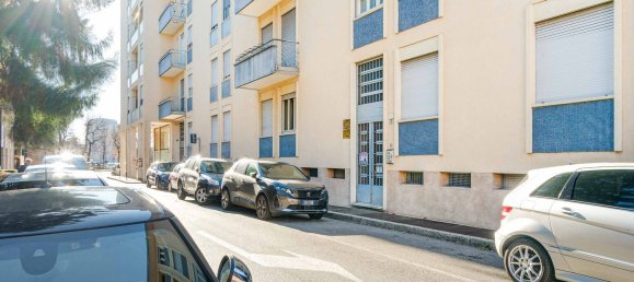 3-salle Appartement à Busto Arsizio, Italy No. 76439 19