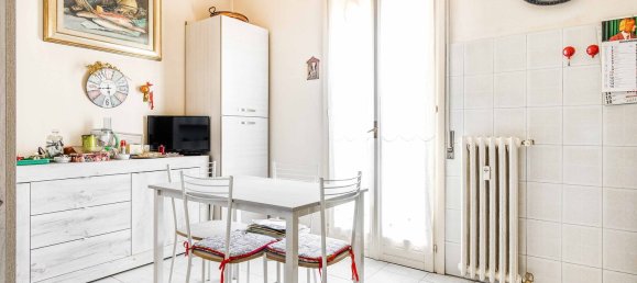 3-salle Appartement à Busto Arsizio, Italy No. 76439 5