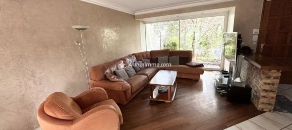 4 bedrooms House in Sainte-Genevieve-des-Bois, France No. 179759 5