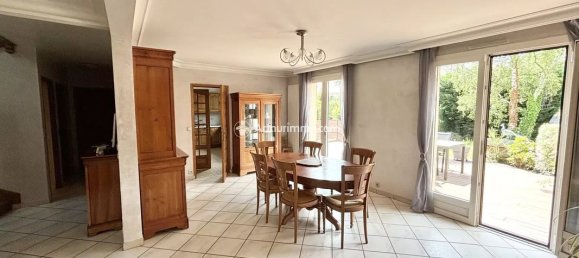 4 bedrooms House in Sainte-Genevieve-des-Bois, France No. 179759 8