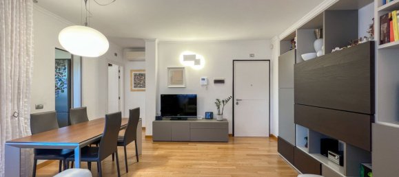 3 rooms Apartment in Rome, Italy No. 33580 38