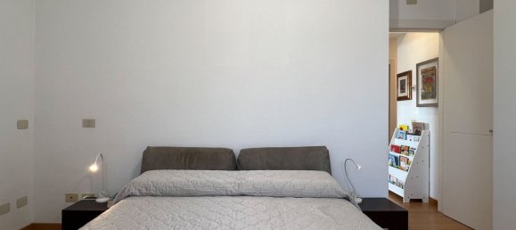 3 rooms Apartment in Rome, Italy No. 33580 34