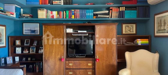 4 bedrooms Apartment in Rome, Italy No. 11931 3