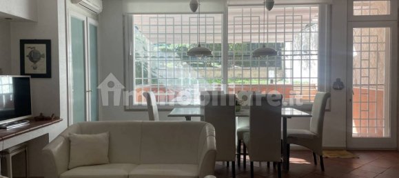 4 bedrooms Apartment in Rome, Italy No. 11931 14