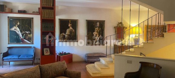 4 bedrooms Apartment in Rome, Italy No. 11931 32