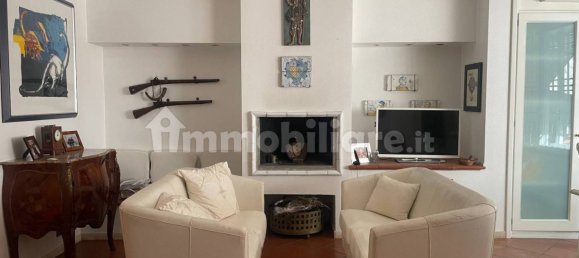 4 bedrooms Apartment in Rome, Italy No. 11931 15