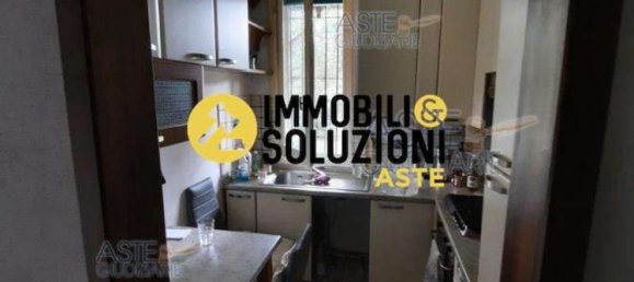 4-salle Appartement à Lavena Ponte Tresa, Italy No. 1670 2