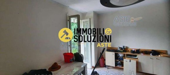 4-salle Appartement à Lavena Ponte Tresa, Italy No. 1670 7