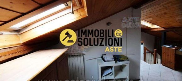 4-salle Appartement à Lavena Ponte Tresa, Italy No. 1670 8