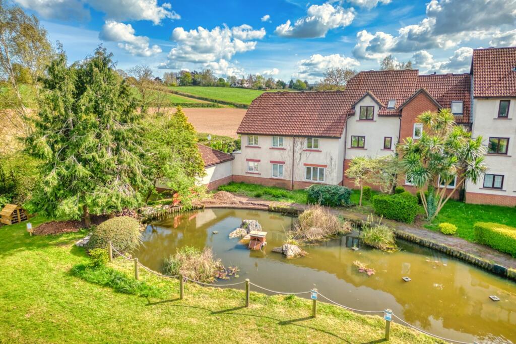 2 bedrooms House in Taunton, United Kingdom No. 13727