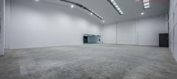 2402m² Warehouse in Mostoles, Spain No. 178592 8