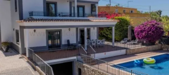3 bedrooms Villa in Loule, Portugal No. 146120 2