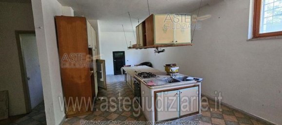 8 rooms Apartment in Rome, Italy No. 222803 15