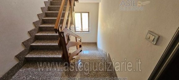 8 rooms Apartment in Rome, Italy No. 222803 5