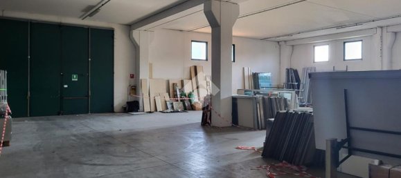 Склад с 1 комнатой в Баньятика, Италия № 156058 20