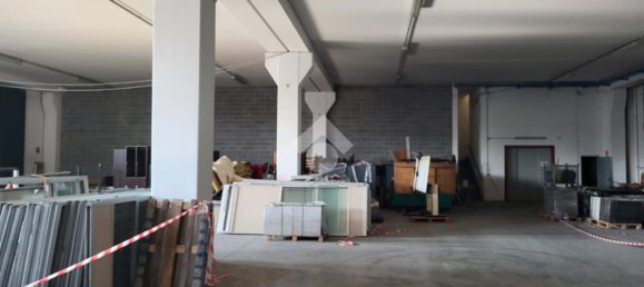 Склад с 1 комнатой в Баньятика, Италия № 156058 13