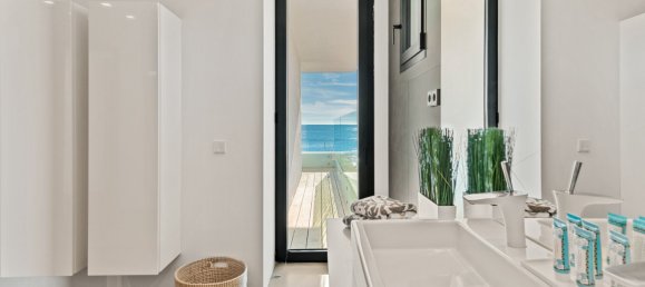 6 bedrooms Villa in Marbella, Spain No. 4631 23