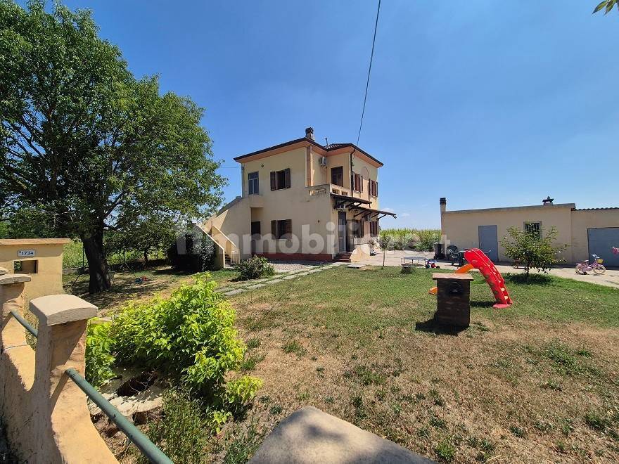 2 Schlafzimmer Villa in Legnago, Italy, Nr. 272895