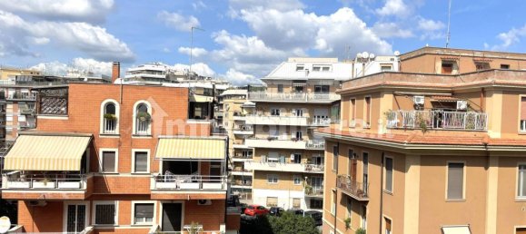 3 bedrooms Apartment in Rome, Italy No. 48587 40
