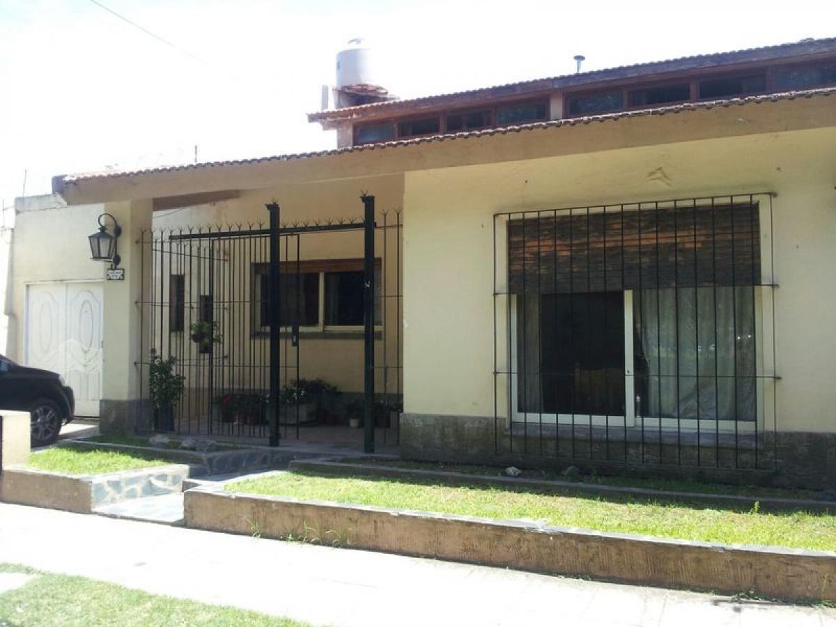4 bedrooms House in General Rodriguez, Argentina No. 98997