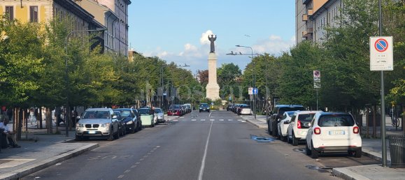 3-Zimmer Gewerbliche Immobilie in Milan, Italy, Nr. 311309 2