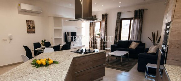 4 bedrooms Maisonette in Zebbug, Malta No. 4067 2