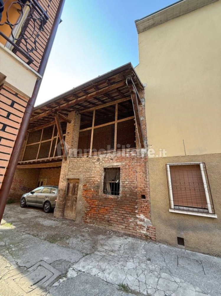  مستودع في Capriano del Colle, Italy 130متر مربع رقم 341948