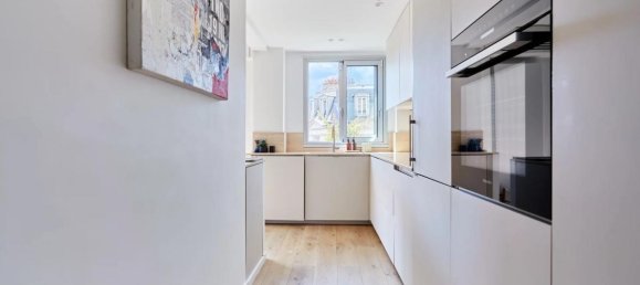 4 bedrooms Apartment in Paris, France No. 347302 9