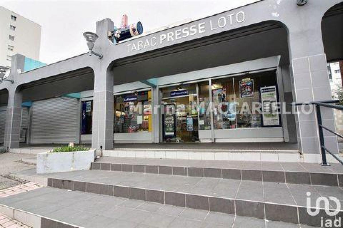 Usine à Aubagne, France 79m² No. 17550