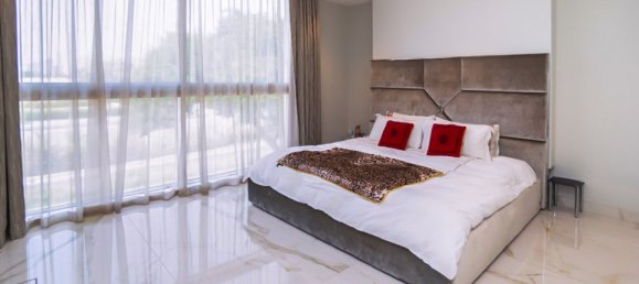 7 bedrooms Villa in Emirates Hills, UAE No. 12213 10