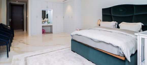 7 bedrooms Villa in Emirates Hills, UAE No. 12213 17