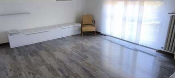 3 rooms Apartment in Lecco, Italy No. 258025 2