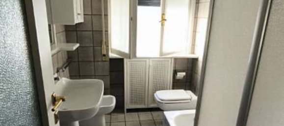 3 rooms Apartment in Lecco, Italy No. 258025 5