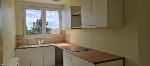 1 bedroom Apartment in Montigny-le-Bretonneux, France No. 141298 3