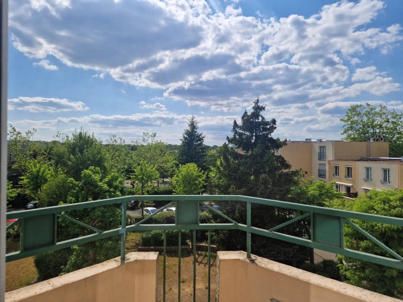 1 bedroom Apartment in Montigny-le-Bretonneux, France No. 141298